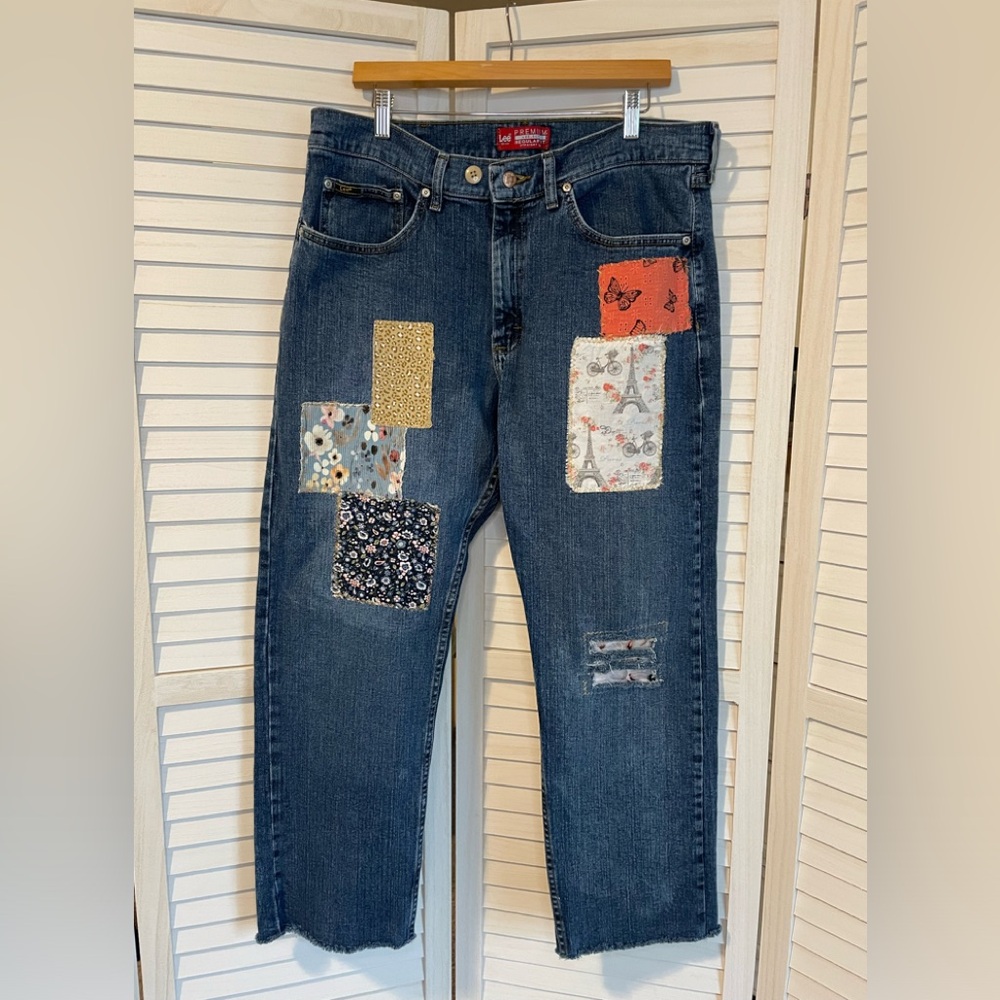 Upcycled Patchwork Boho Lee brand  Art Jeans 36 x 28 Distressed Floral Paris